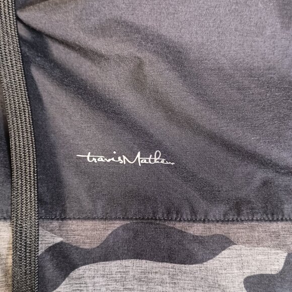 Travis Mathew Men's XL Mosquito Mayhem Windbreaker Gray Camo Hooded Golf Jacket - Picture 8 of 10